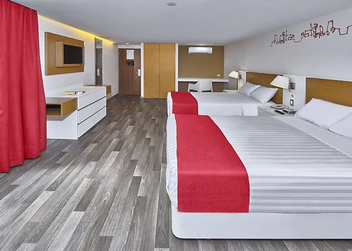 Express Ciudad De Alameda Hotel 3*