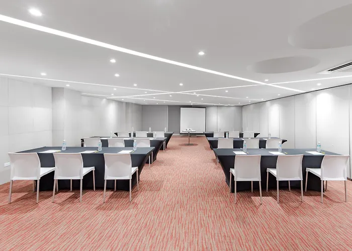 Hotel Express Ciudad De Alameda 3*