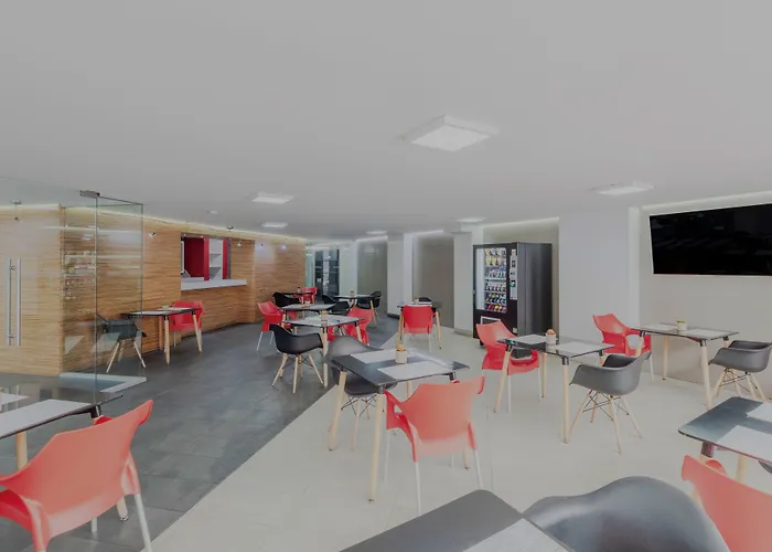 Отель Express By Marriott Ciudad De Alameda Мехико