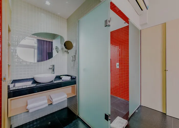 Отель Express By Marriott Ciudad De Alameda 3*