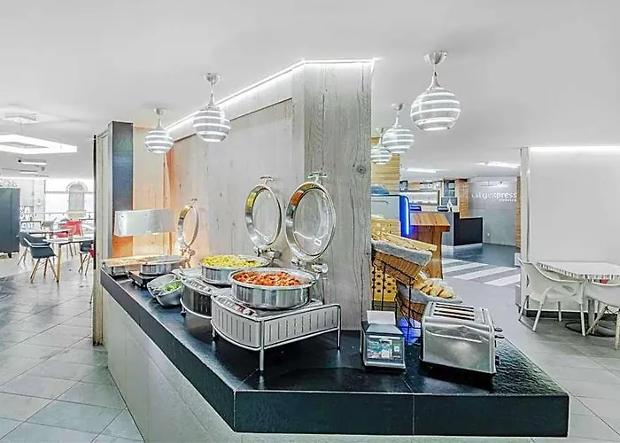 Отель Express By Marriott Ciudad De Alameda