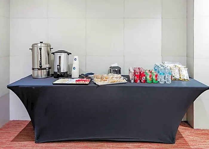 Отель Express By Marriott Ciudad De Alameda Мехико