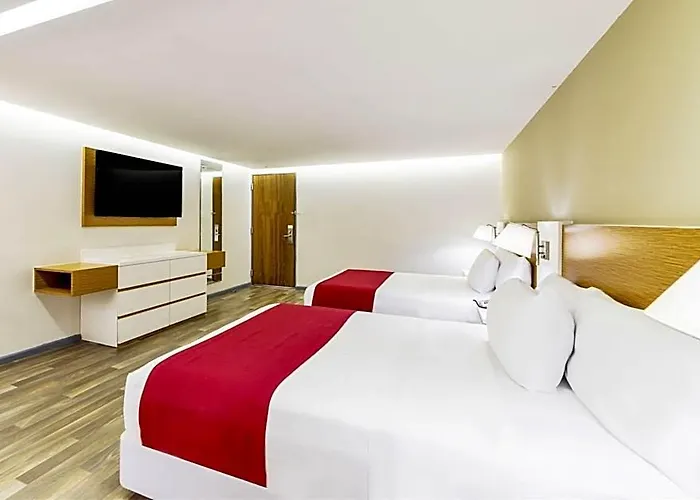 Отель Express By Marriott Ciudad De Alameda 3*